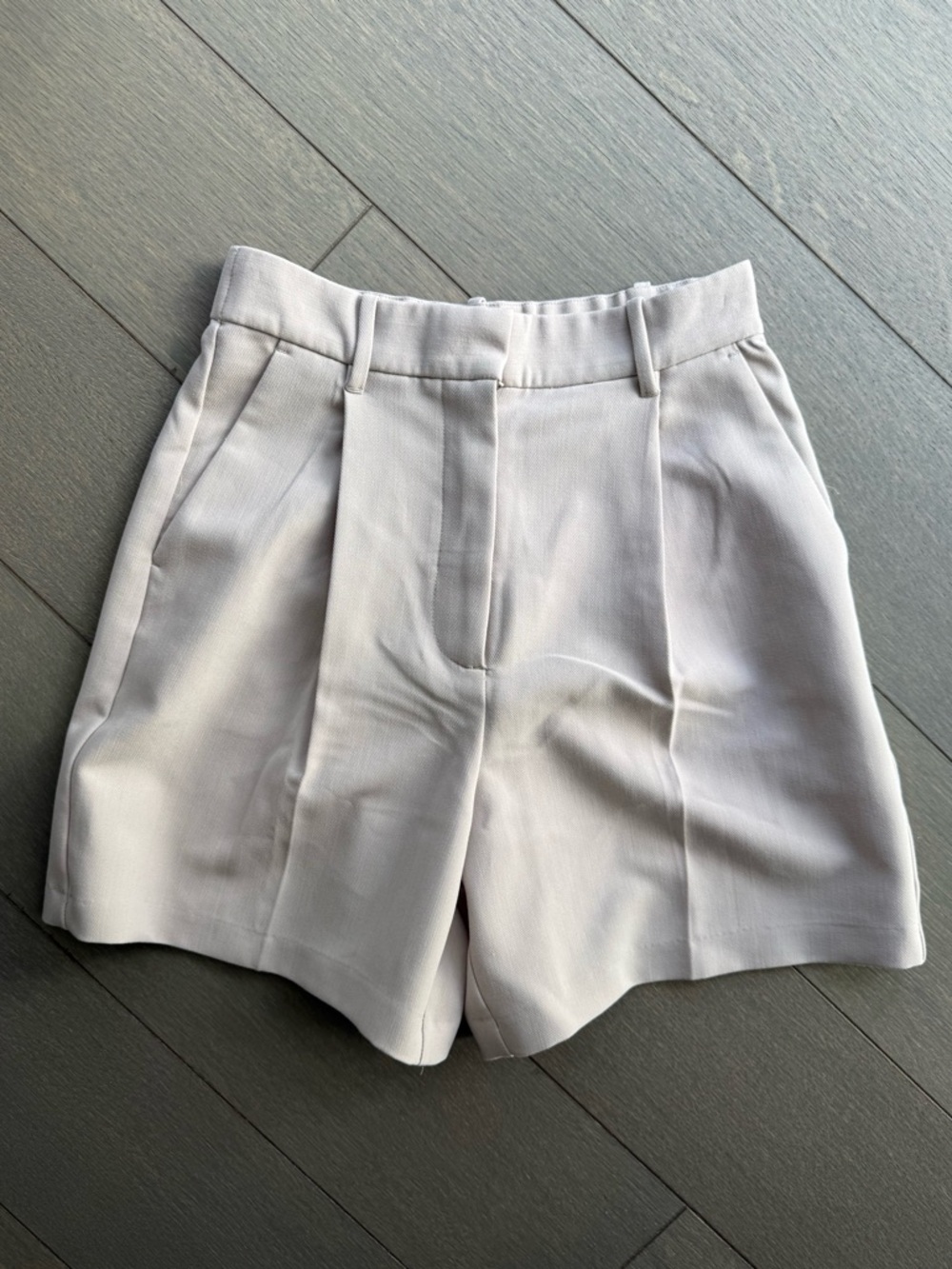 Abercrombie & Fitch- High Wasted Shorts (Size XS)